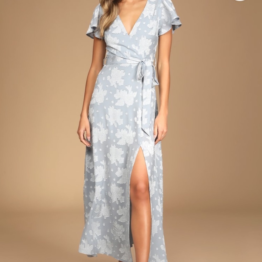 Lulu’s Compelling Love Light Blue Jacquard Short Sleeve Maxi Dress.